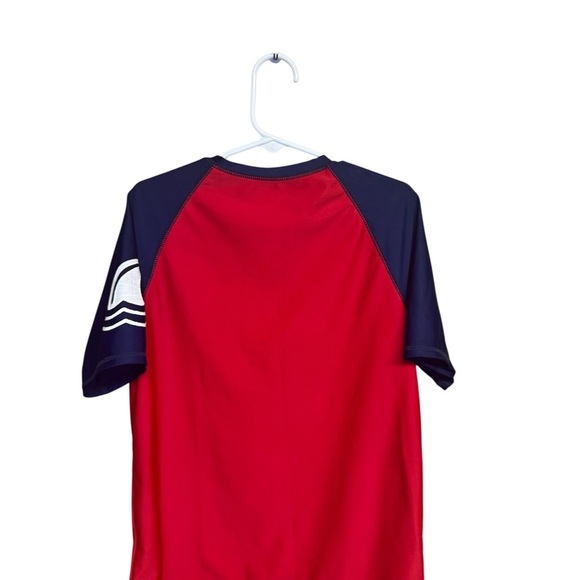 💥OshKosh B’Gosh Boys Swim Rash Guard Top

Good Condition. Smoke free home - Picture 4 of 4